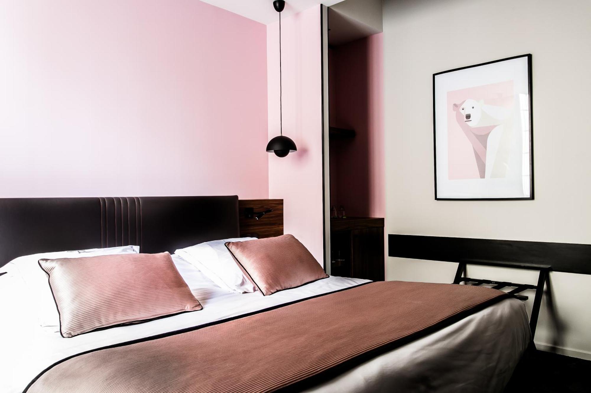 Du Rouge Hotel